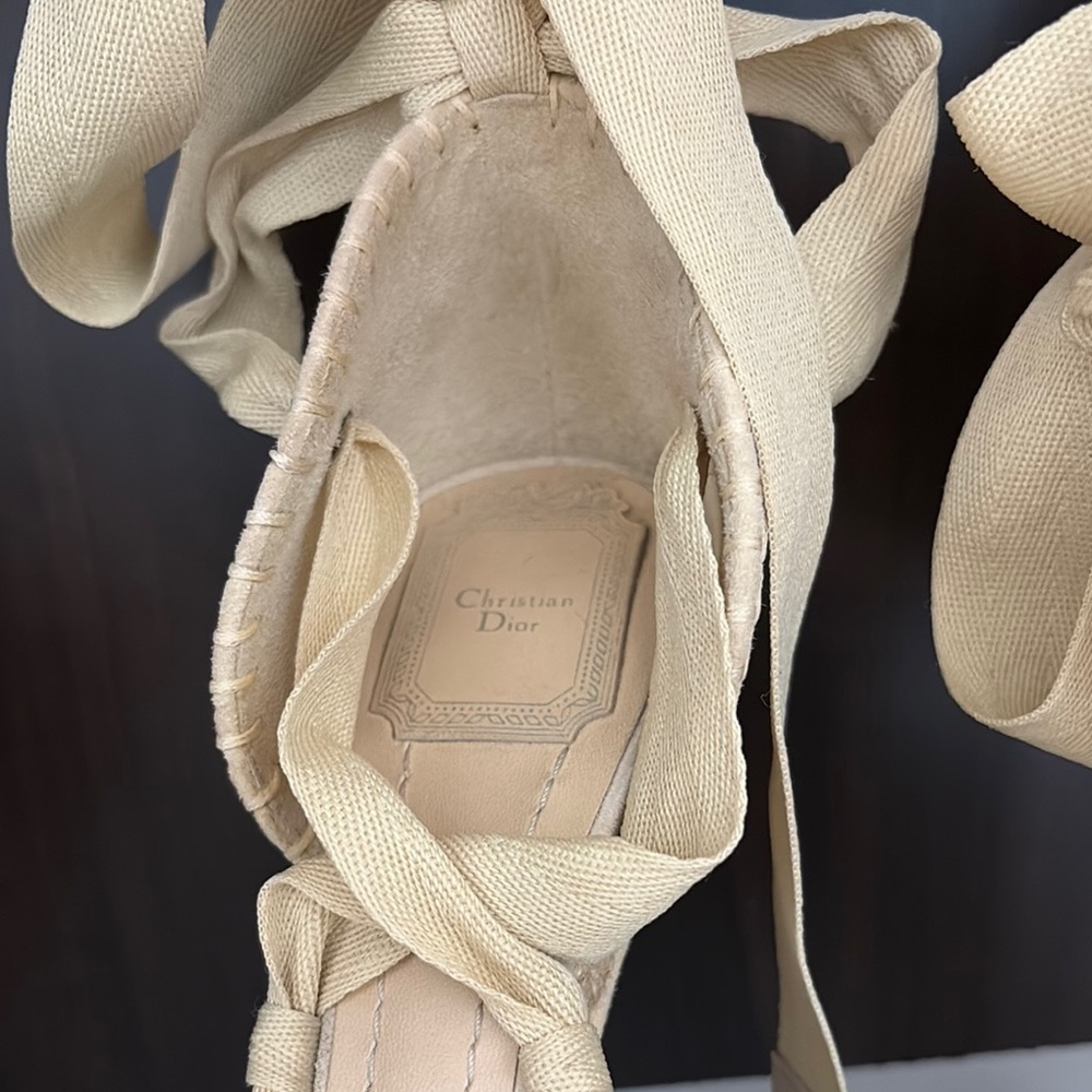 Elegant Beige Espadrille Wedges - Picture 3 of 3